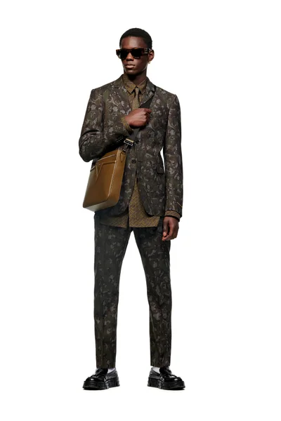 Look 16